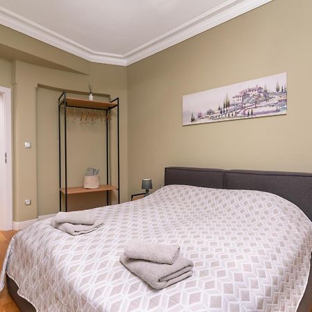 Stunning Luxury 3 Bedroom Apt In The Heart Of Town Sofia Bagian luar foto